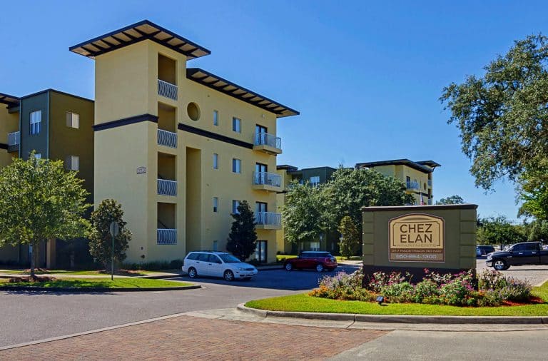 Chez Elan 768x506