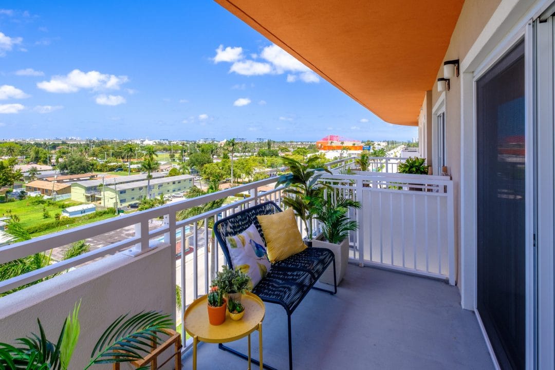 The Place At Dania Beach Apartment Homes Florida
